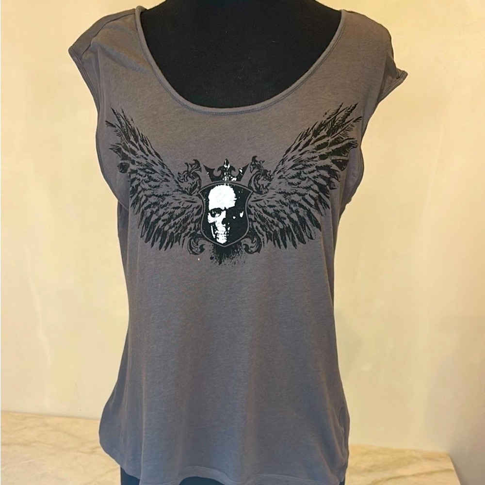 Tennessee Wyatt Parker Skull Crown Graphic & gothic Tee Gray
